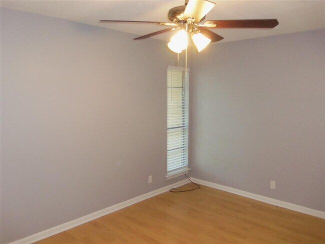 Building Photo - 3305 Dolphin Cove