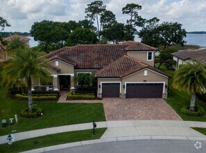 Building Photo - Beautiful 4 Bedroom/4 Bath in Belle Isle w...