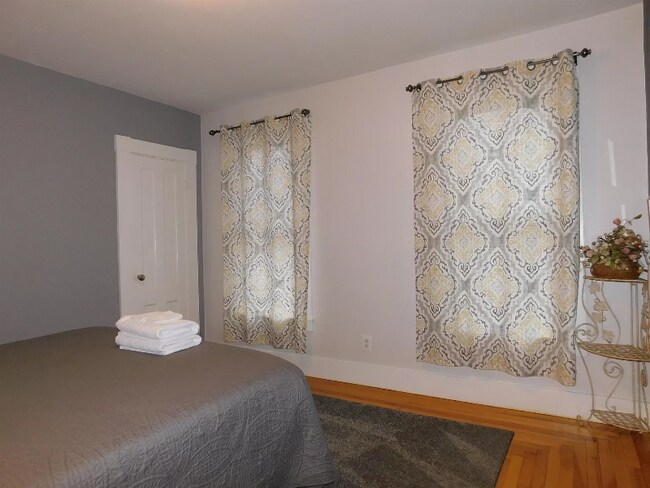 Building Photo - 46 Kingsley Ave