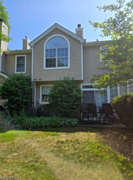 Building Photo - 34 High Pond Ln