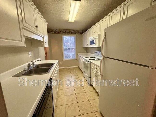 Building Photo - 802 Fripp Ct