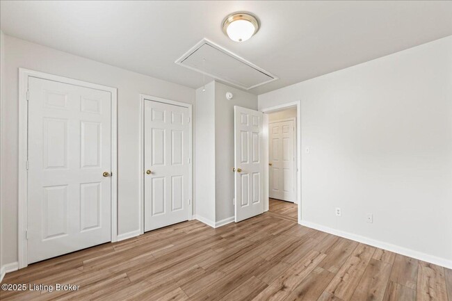 Building Photo - 117 Deerfield Ct