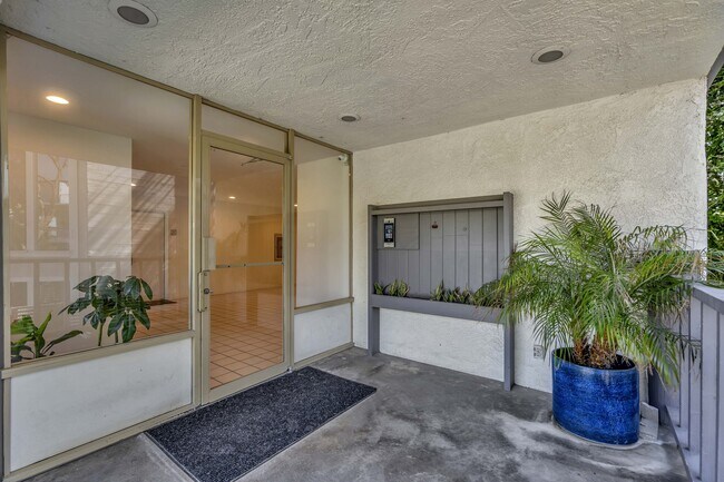 Building Photo - 24 E Westwind St