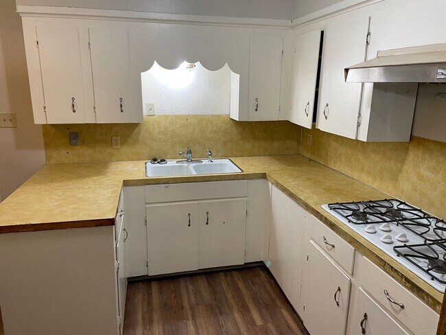 Building Photo - Remodeled Sunset Acres Home