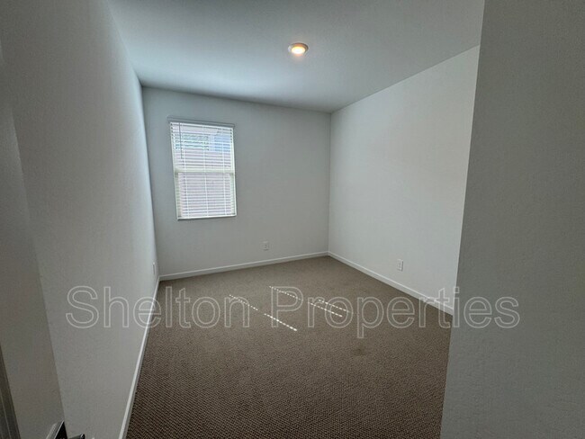 Building Photo - 15928 W Gray Fox Trl