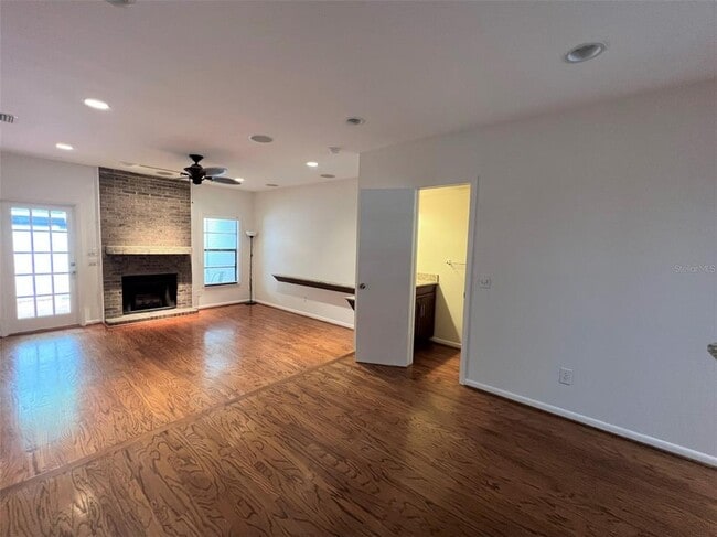 Building Photo - 3009 W Grovewood Ct