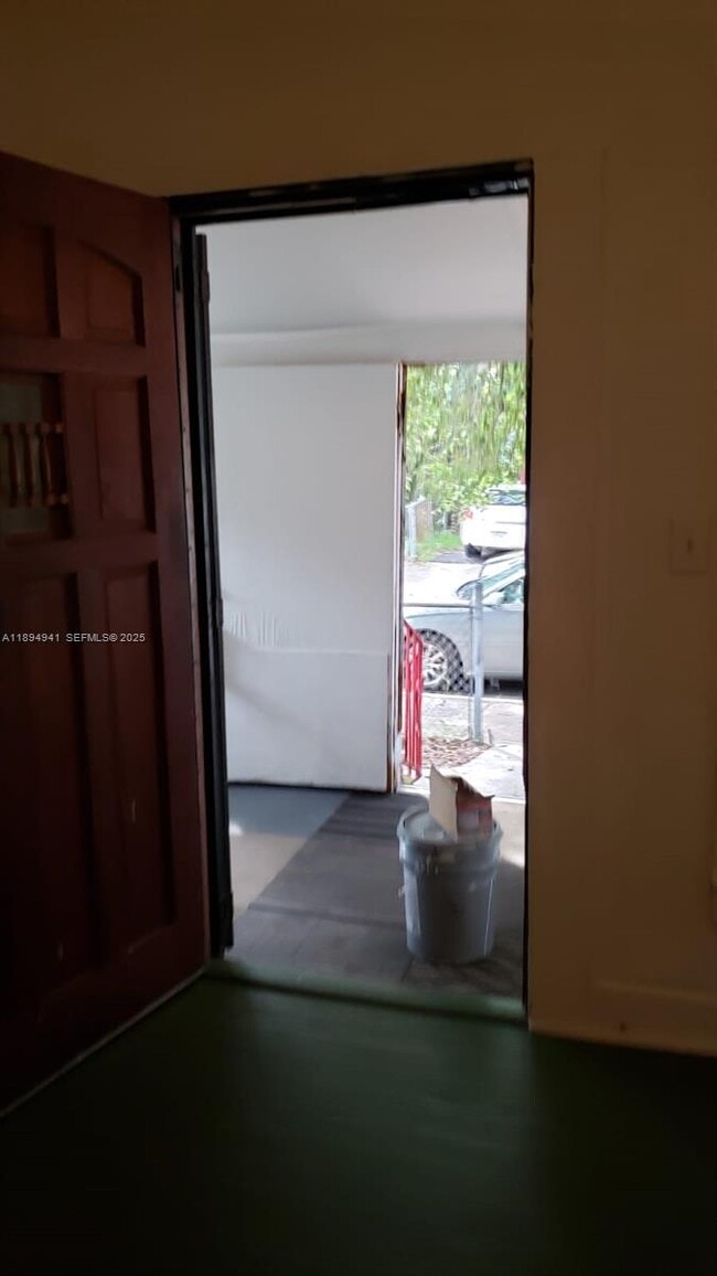 Building Photo - 1517 Logan St