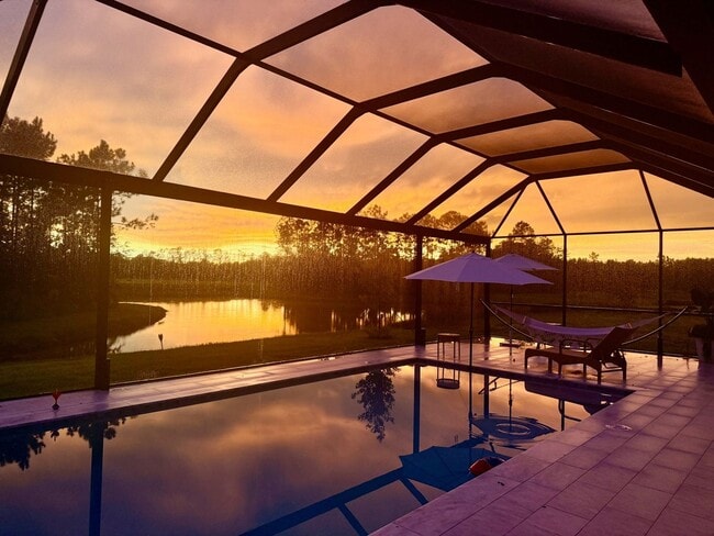 Building Photo - 1729 Drummond Pt