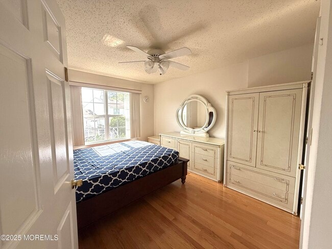 Building Photo - 28 Skylark Ct