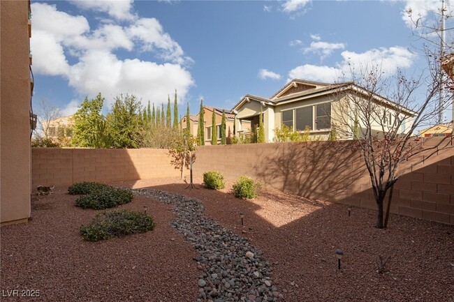 Building Photo - 2070 Morro Vista Dr