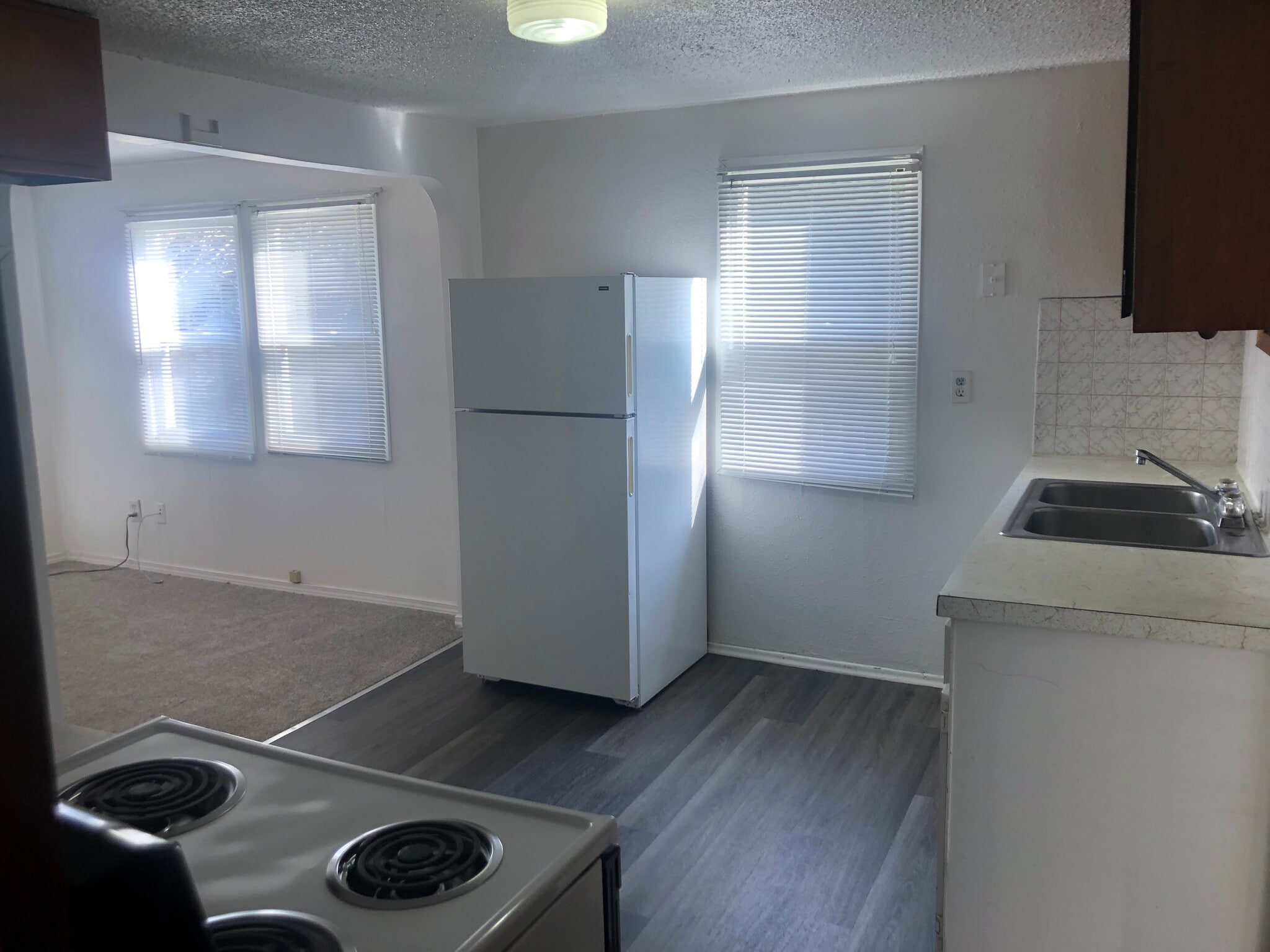 Building Photo - 555 SW State St