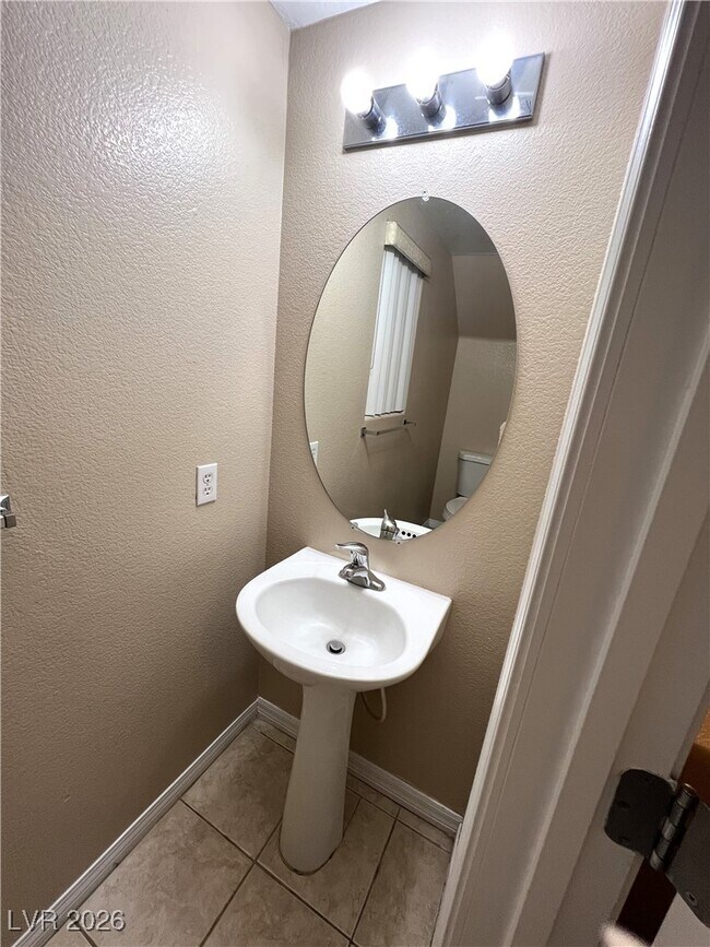 Building Photo - 7327 Laburnum St