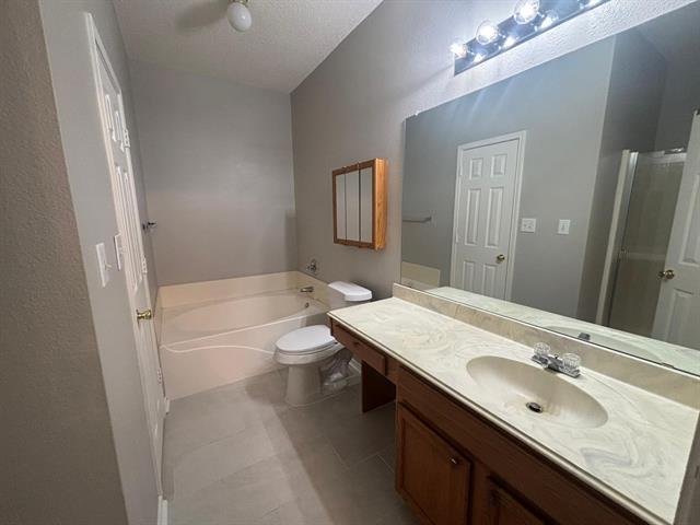Building Photo - 2208 Wildwood Ln