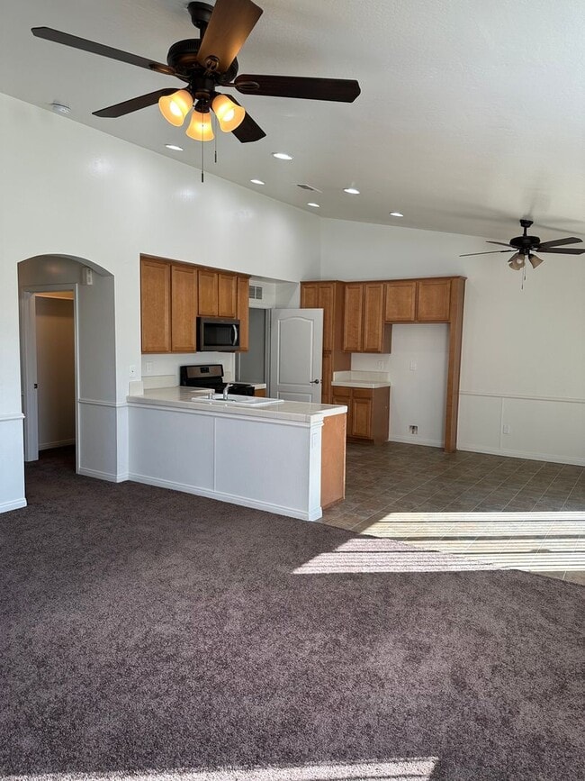 Building Photo - 3 Bed 2 Bath - Move In Special