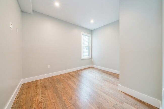Building Photo - 111 Collard St