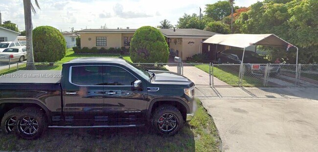 Primary Photo - 6464 W 8th Ct
