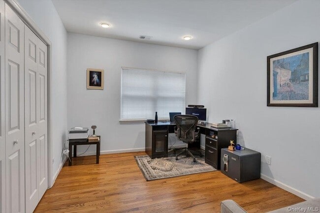 Building Photo - 35 Auden Ave