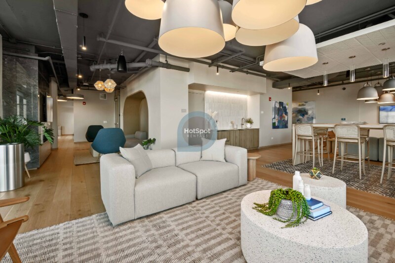 Building Photo - 1960 W Ogden Ave