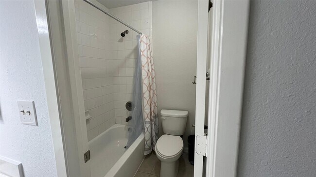 Building Photo - 10555 Turtlewood Ct