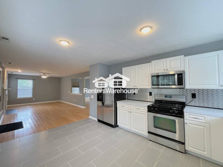Building Photo - 171 Graystone Trce