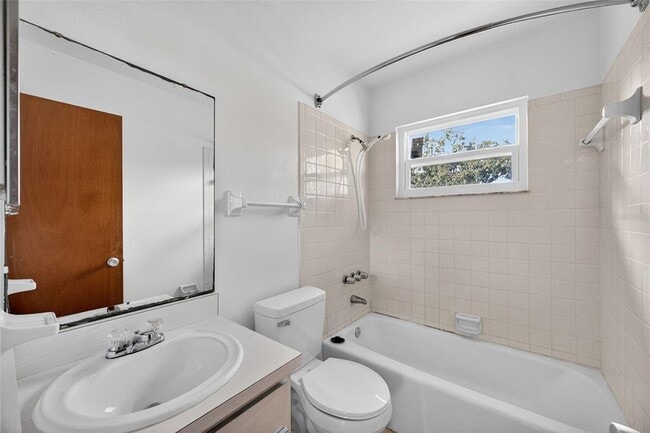 Building Photo - 2248 Browning St