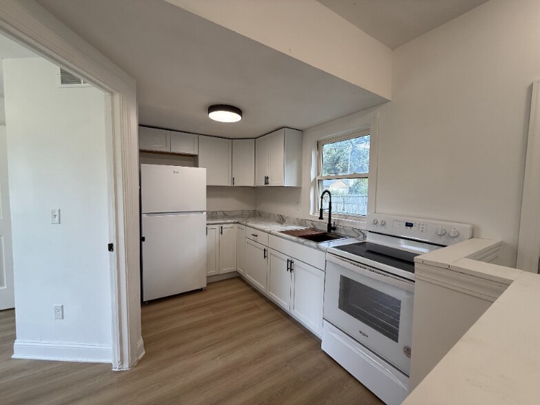Building Photo - 1547 13th St