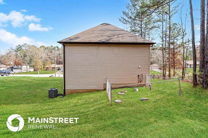 Building Photo - 20450 Castle Ridge Cir