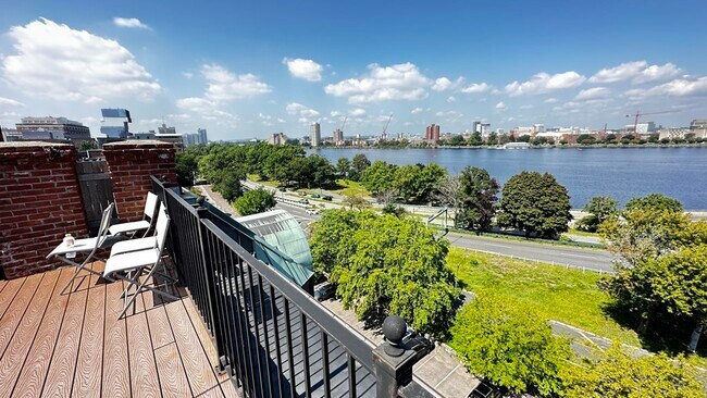 Building Photo - 22 Bay State Rd