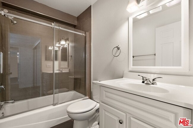 Building Photo - 1950 Rodney Dr