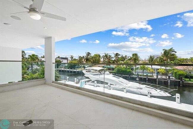 Building Photo - 401 Lido Dr