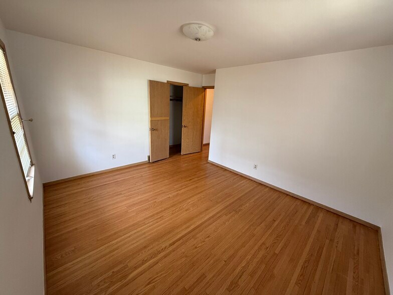 Building Photo - 3537 Holmes Ave S