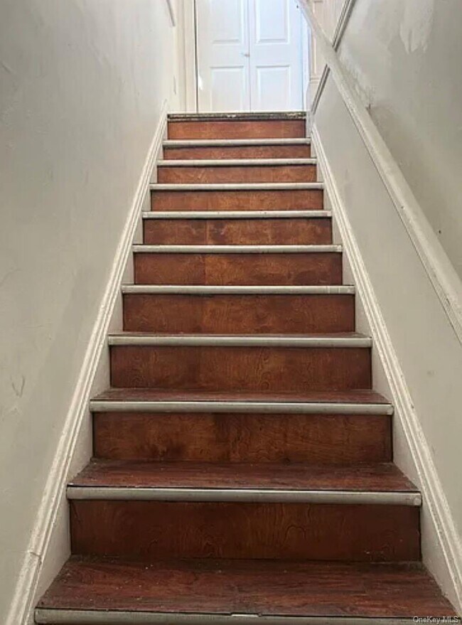 Building Photo - 1529 Gillespie Ave