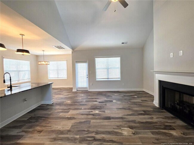 Building Photo - 644 Amusement Dr