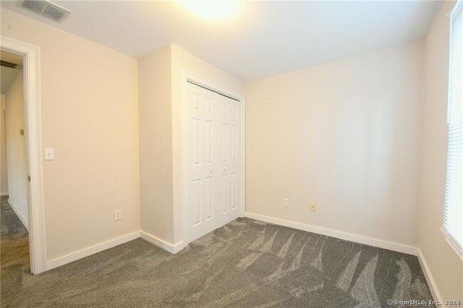Building Photo - 217 Maple Ave