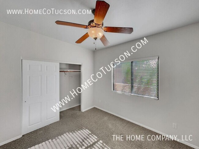 Building Photo - 6325 N Calle Del Halcon