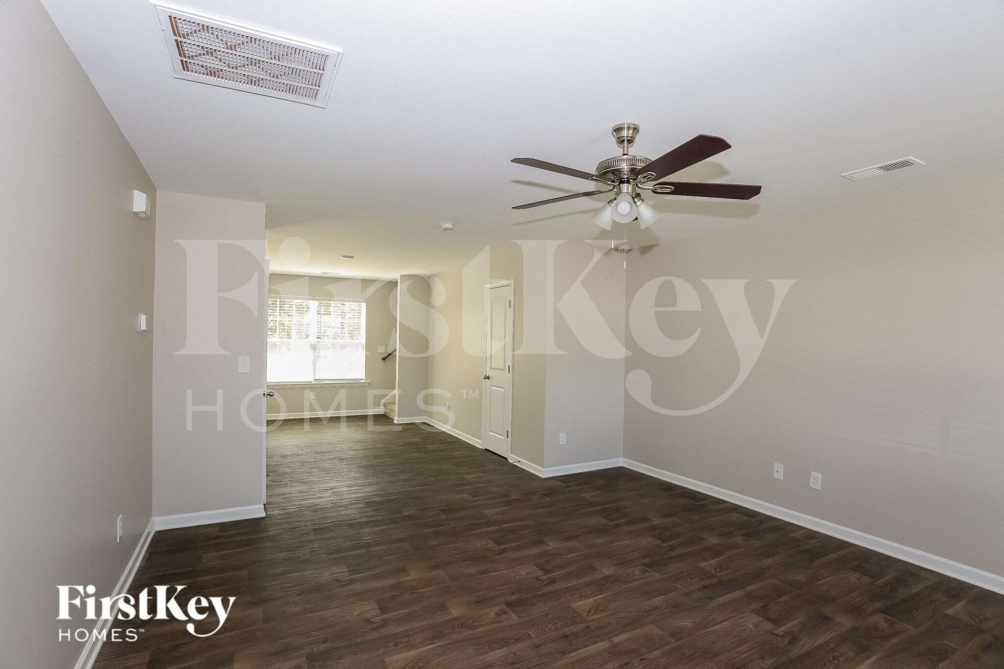 Building Photo - 413 Bennington Dr