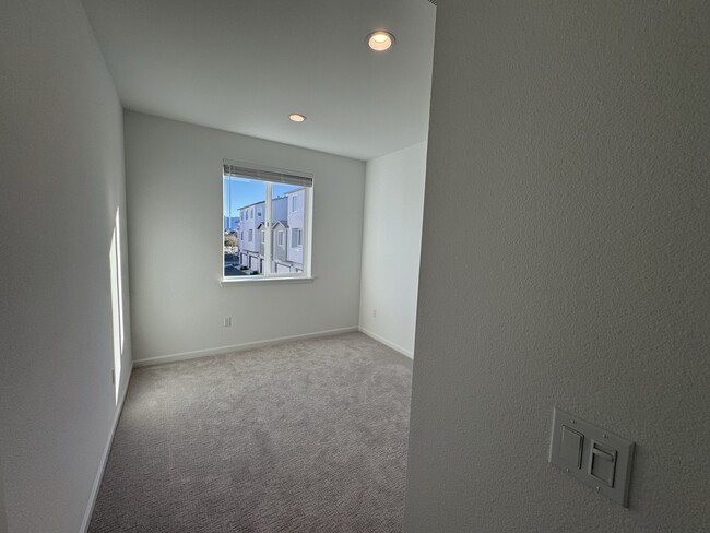 Building Photo - 6333 Dandelion St