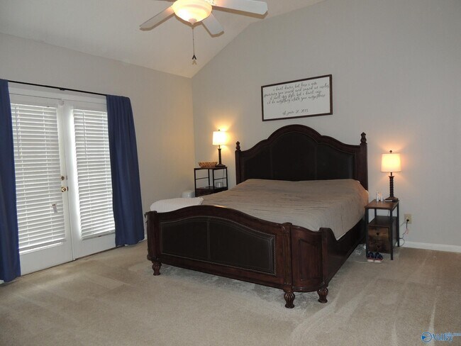 Building Photo - 104 Kestrel Ct SW