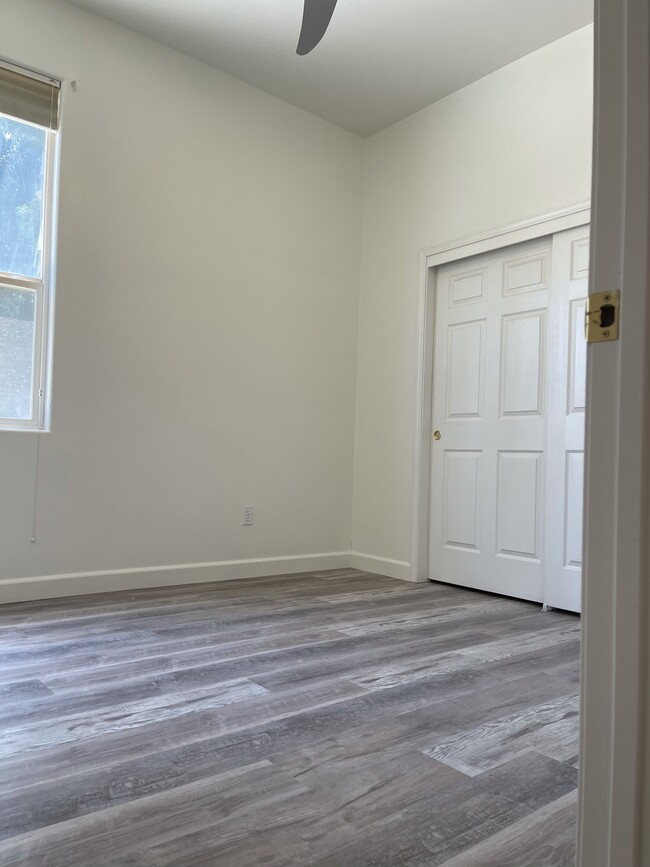 Building Photo - 9611 Mersham Ct