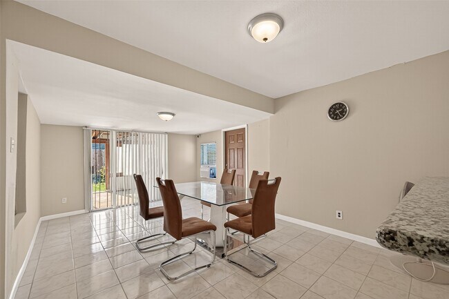 Building Photo - 12006 New Brunswick Dr