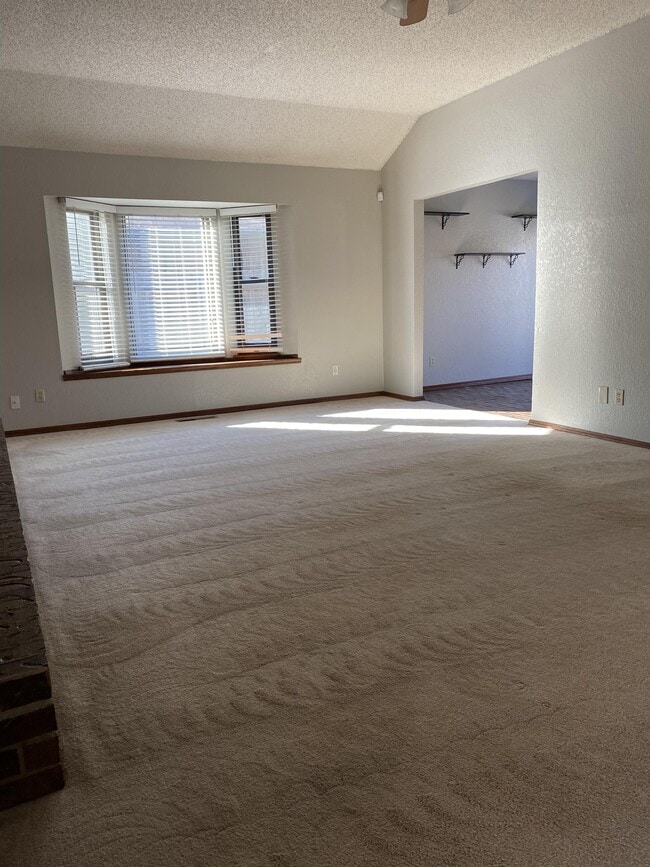 Building Photo - 541 NW 170th St