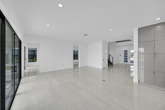 Building Photo - 9979 Migration Pt