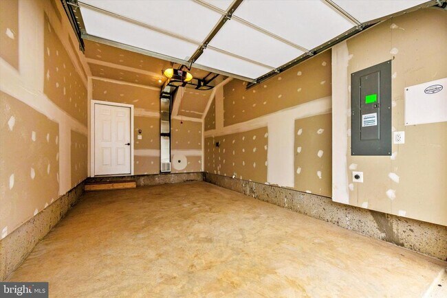 Building Photo - 714 Iron Frg Rd