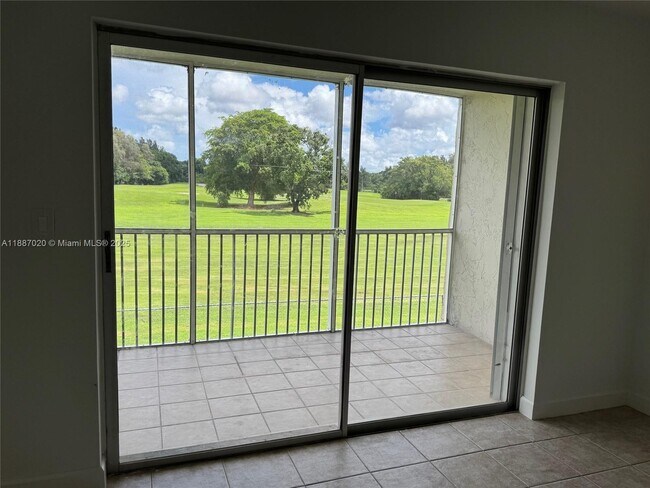 Building Photo - 5100 SW 90th Ave