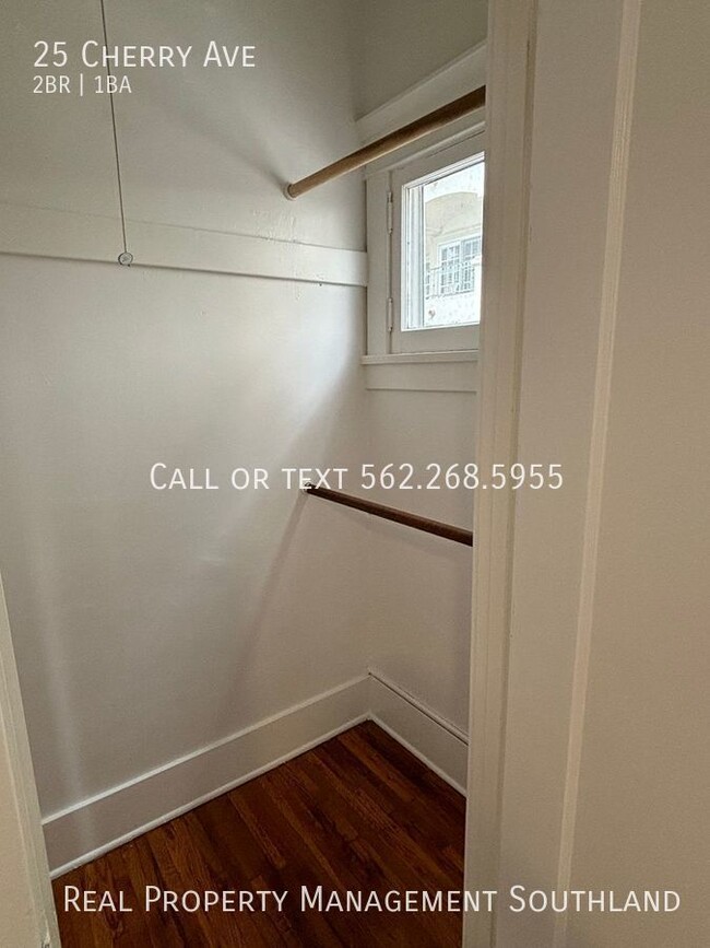 Building Photo - Beautiful 2 Bedroom 1 Bath available now i...