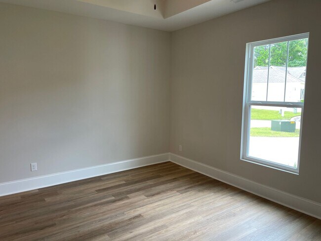Building Photo - 3 Bedroom 2 Bathroom New Construction Hous...