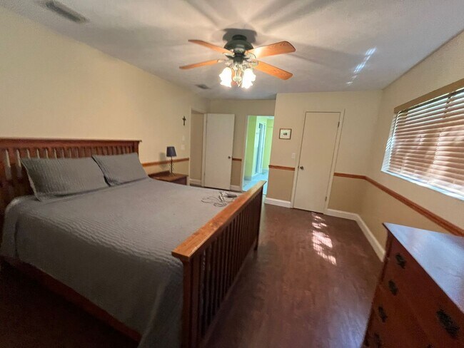 Building Photo - 3 Bedroom, 2 Bathrooms, with pool on 3 Acres