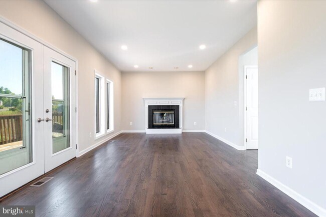 Building Photo - 1100 Paca Dr