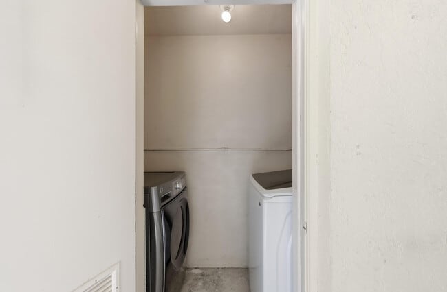 Building Photo - 2805 Casita Way