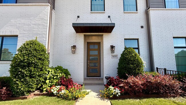 Building Photo - 4233 Watercourse Dr